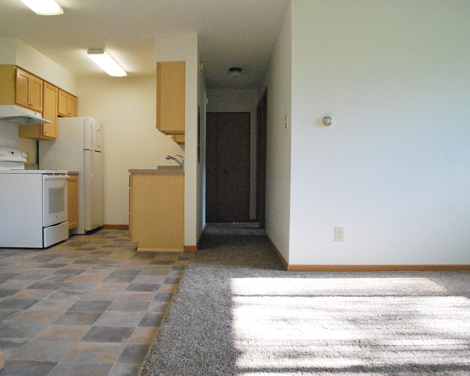 Photos and Video of Homestead Apartments in Mankato, MN